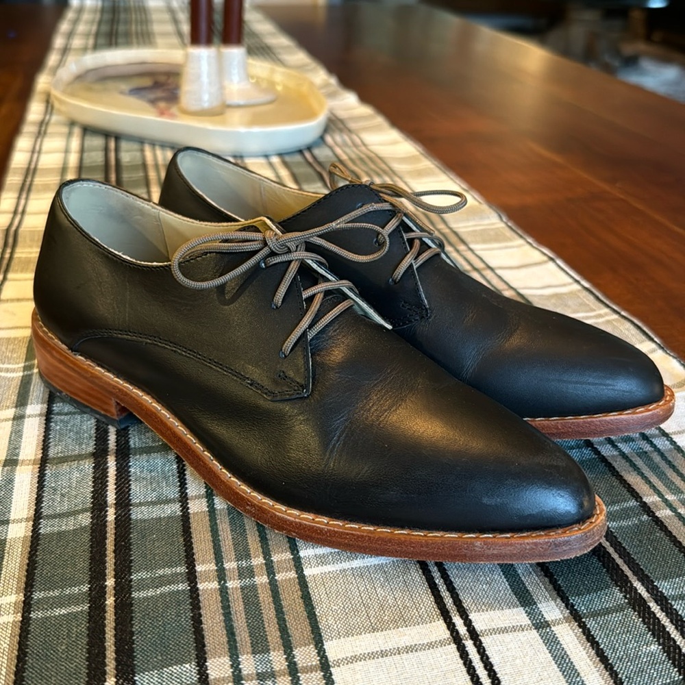 Nisolo James Oxford navy leather woman’s shoe